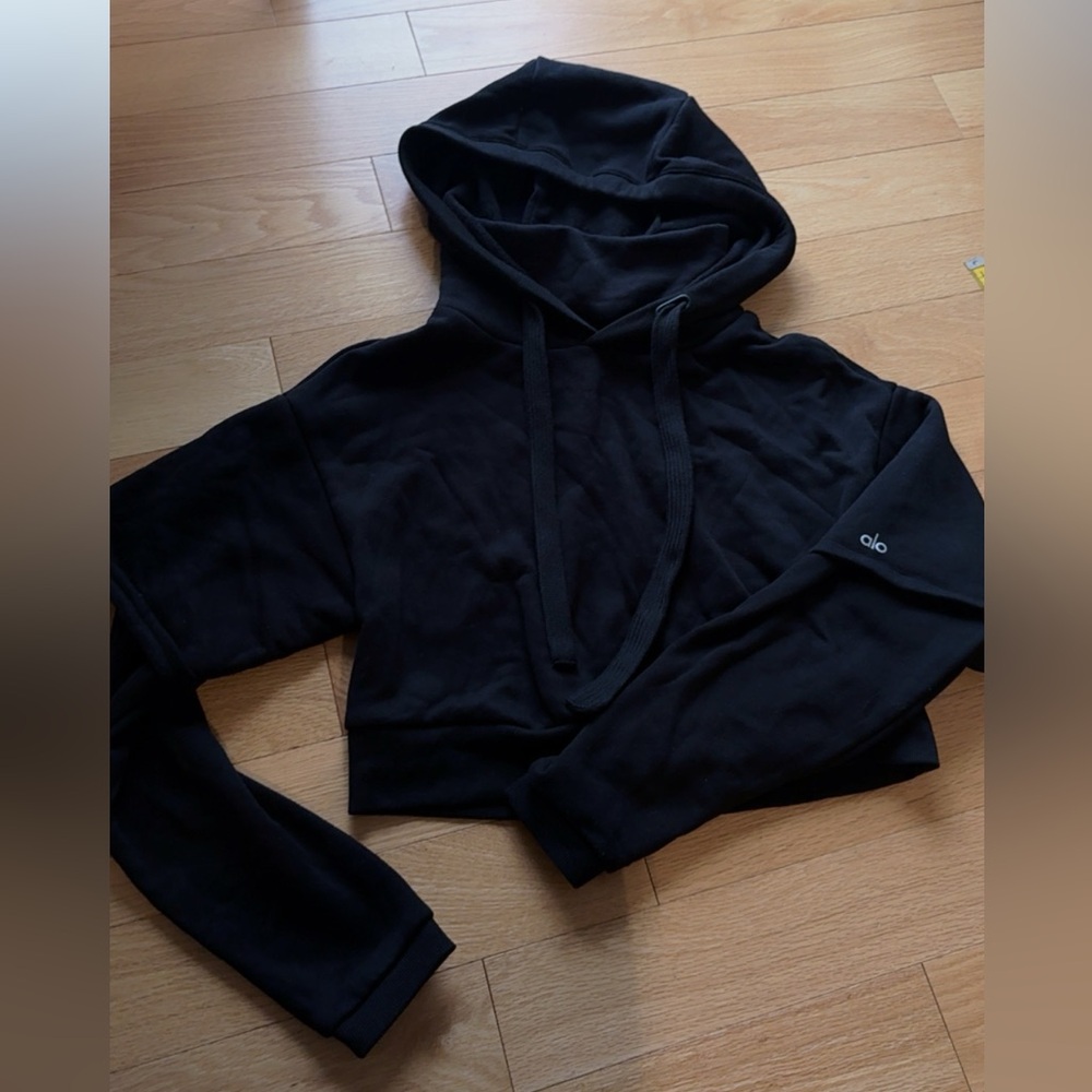 ALO Yoga Classic Black Cropped Hoodie